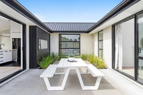 Photo of property in 38 Puhirake Crescent, Pyes Pa, Tauranga, 3112