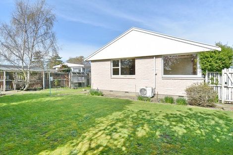 Photo of property in 2/37 Prestons Road, Redwood, Christchurch, 8051