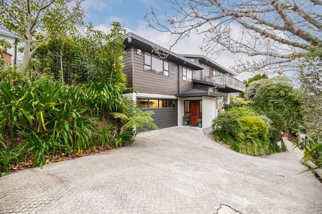 Photo of property in 16 Romney Square, Tawa, Wellington, 5028