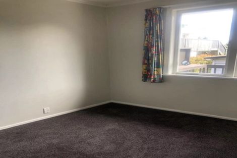 Photo of property in 536 Glenfield Road, Glenfield, Auckland, 0629