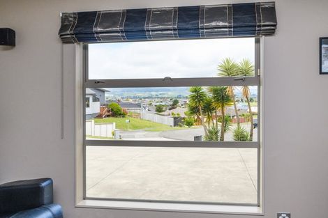 Photo of property in 1 Tennyson Avenue, Kelvin Grove, Palmerston North, 4414