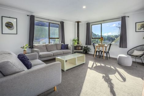 Photo of property in 76 Omapere Street, Whitby, Porirua, 5024