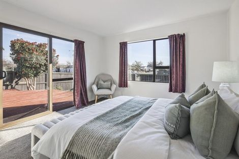 Photo of property in 16 Dunbarton Street, Redwood, Christchurch, 8051