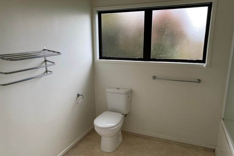 Photo of property in 399b Roscommon Road, Clendon Park, Auckland, 2103