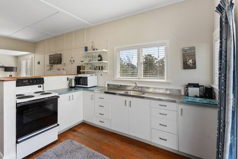 Photo of property in 13 Waimea Road, Waikanae Beach, Waikanae, 5036