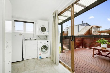 Photo of property in 19 Elizabeth Street, Moera, Lower Hutt, 5010