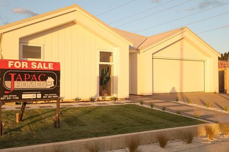 Photo of property in 60 Atlantic Drive, Fitzherbert, Palmerston North, 4410