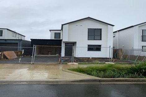 Photo of property in 10 Tapuwae Way, Mangere Bridge, Auckland, 2022