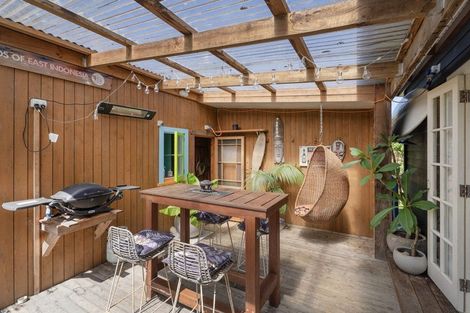 Photo of property in 8 Laycock Road, Tairua, 3508