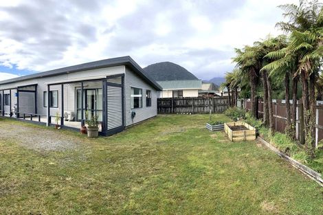 Photo of property in 3/6 Pauareka Road, Haast, 7886