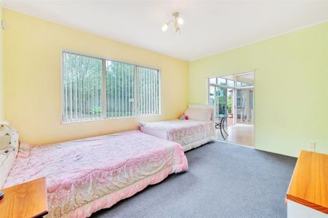 Photo of property in 38 San Valentino Drive, Henderson, Auckland, 0612