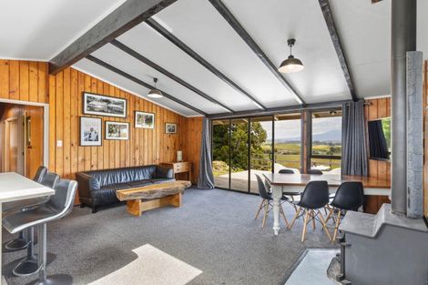 Photo of property in 821 Tariki Road, Ratapiko, Inglewood, 4390