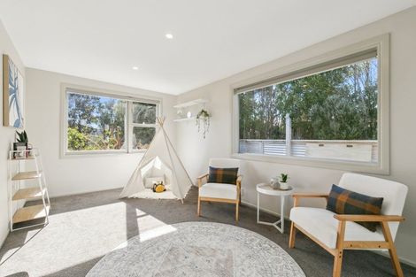 Photo of property in 9 Allen Terrace, Tawa, Wellington, 5028