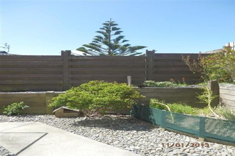 Photo of property in 74 Dress Circle, Newlands, Wellington, 6037