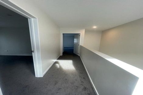 Photo of property in 2 Seaside Place, Pakuranga, Auckland, 2010