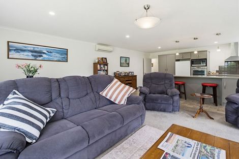 Photo of property in 5 Wilson Place, Marton, 4710