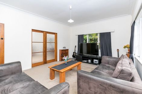 Photo of property in 17 Carey Street, Maeroa, Hamilton, 3200