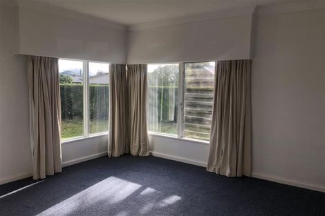 Photo of property in 16 Howard Road, Taradale, Napier, 4112