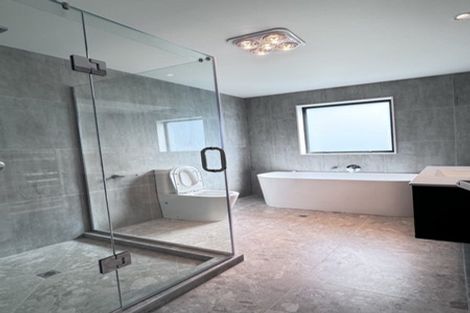 Photo of property in 130 Skulander Crescent, Orewa, 0931