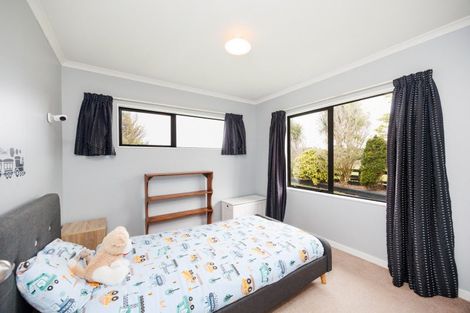Photo of property in 32 Stoneleigh Lane, Aokautere, Palmerston North, 4471