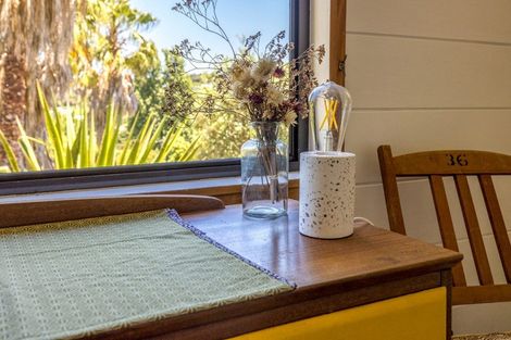 Photo of property in 32 Ocean Road, Surfdale, Waiheke Island, 1081