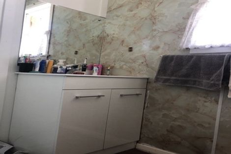 Photo of property in 2 Sutton Place, Hawera, 4610