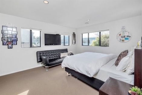 Photo of property in 7a Roberts Road, Te Atatu South, Auckland, 0610