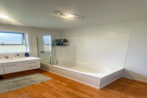 Photo of property in 32 Candia Road, Swanson, Auckland, 0614