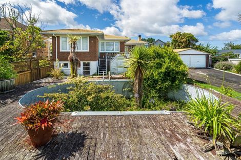 Photo of property in 3 Lavelle Road, Henderson, Auckland, 0612