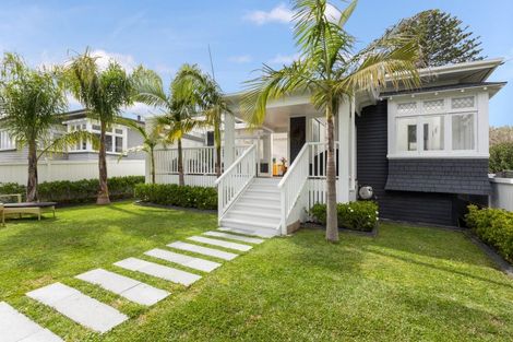 Photo of property in 35 William Denny Avenue, Westmere, Auckland, 1022