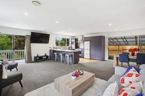 Photo of property in 7 Napuka Road, Henderson Valley, Auckland, 0612