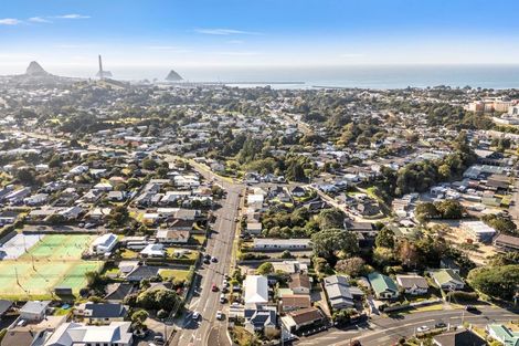 Photo of property in 8 Omata Road, Westown, New Plymouth, 4310