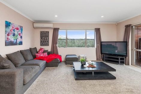 Photo of property in 9 Breon Place, Flat Bush, Auckland, 2016