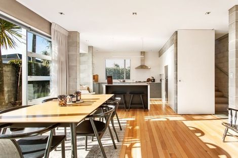 Photo of property in 8 Millbank Lane, Merivale, Christchurch, 8014