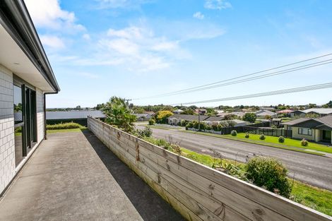 Photo of property in 3f Honeyfield Drive, Whalers Gate, New Plymouth, 4310
