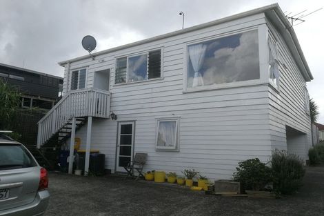 Photo of property in 1/74 Onewa Road, Northcote Point, Auckland, 0627