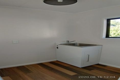 Photo of property in 2/1 Landsdale Place, Massey, Auckland, 0614