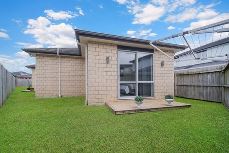 Photo of property in 14 Helianthus Avenue, Flat Bush, Auckland, 2019