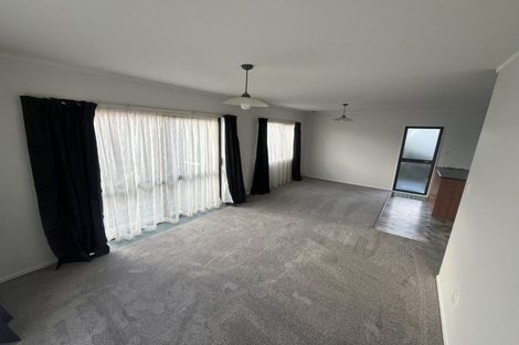 Photo of property in 11a John Road, Stanmore Bay, Whangaparaoa, 0932