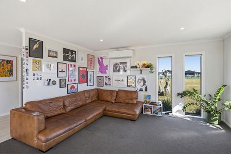 Photo of property in 21 Mowhia Grove, Waitarere, Levin, 5510