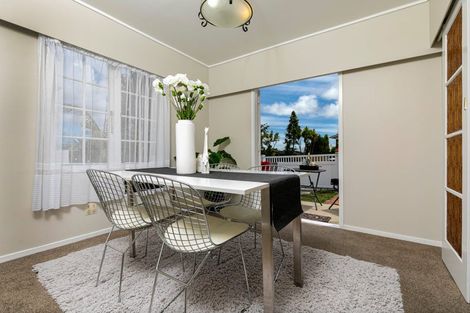 Photo of property in 1 Miltonia Avenue, Te Atatu South, Auckland, 0610