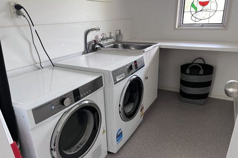 Photo of property in 1/50 Saint Andrews Square, Strowan, Christchurch, 8052