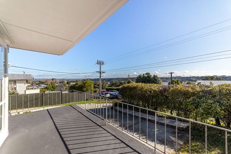 Photo of property in 4 Seaview Road, Glenfield, Auckland, 0629