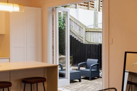 Photo of property in 104 Forbury Road, Saint Clair, Dunedin, 9012