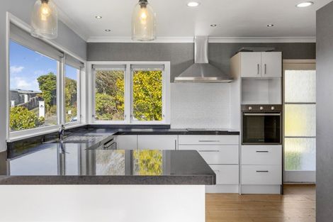 Photo of property in 18 Scenic Heights, Acacia Bay, Taupo, 3330