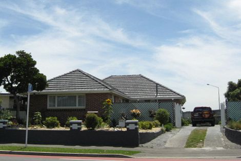 Photo of property in 335 Wainoni Road, Avondale, Christchurch, 8061