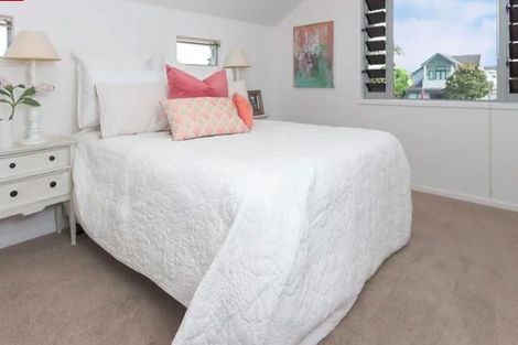 Photo of property in 1/58 Hattaway Avenue, Bucklands Beach, Auckland, 2012