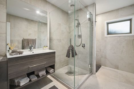 Photo of property in 10 Crowther Terrace, Waipahihi, Taupo, 3330