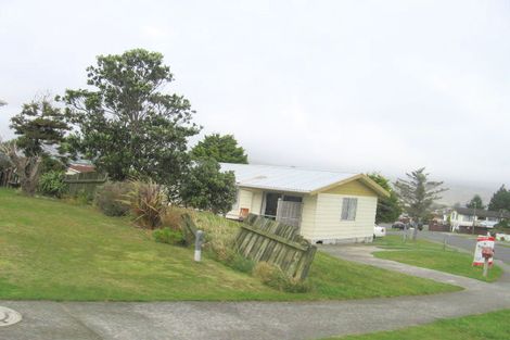 Photo of property in 10 Almora View, Ascot Park, Porirua, 5024