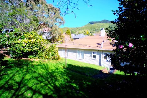 Photo of property in 3 Huia Street, Tawa, Wellington, 5028